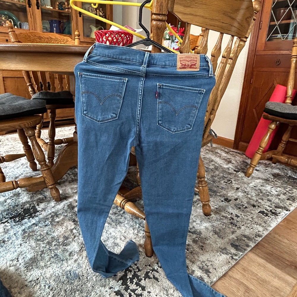 Levi Skinny Jeans - Picture 3 of 5